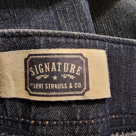 capris - Picture 3 of 7